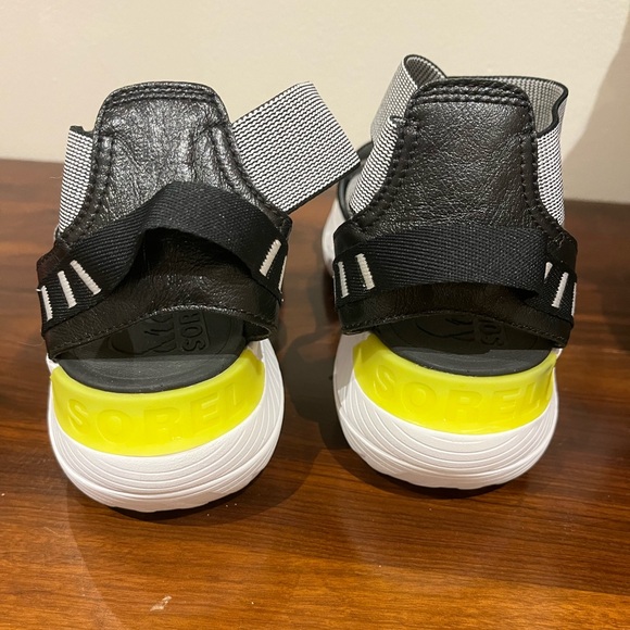 SOREL strappy elastic sandals - size 9 - Picture 2 of 4